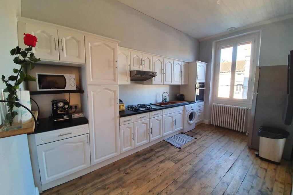 Appartement Spacieux, Wifi ,Cafe A Volonte Blaye-Les-Mines Eksteriør billede