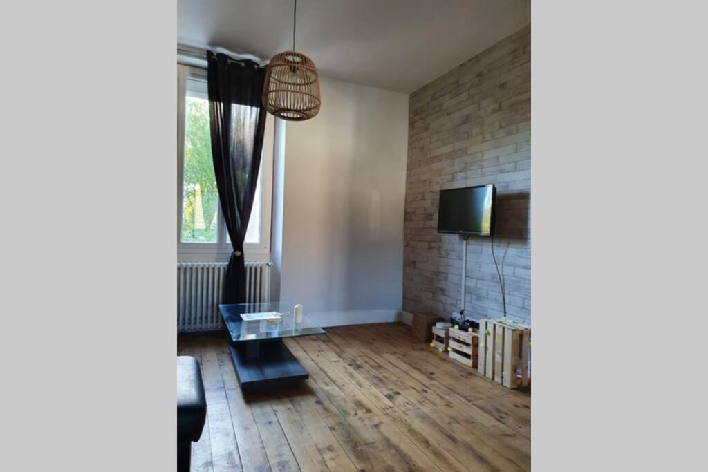 Appartement Spacieux, Wifi ,Cafe A Volonte Blaye-Les-Mines Eksteriør billede